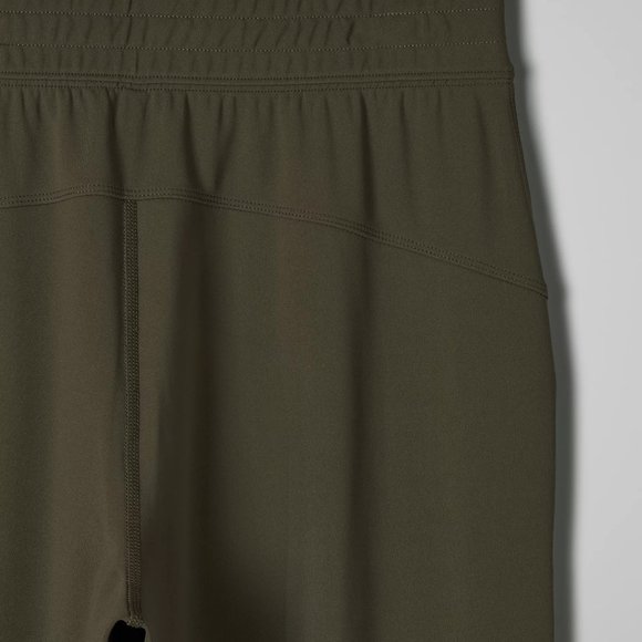 SOLD on Somewear.ca | The Group by Babaton Weekender Pant (S) - Picture 6 of 7